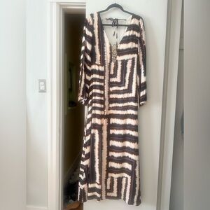 Stylish Black and Cream Maxi Dress